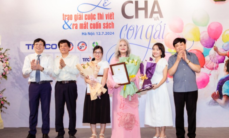 NSND Hoàng Cúc: Nhắc đến cha, những cảm xúc lại tuôn trào